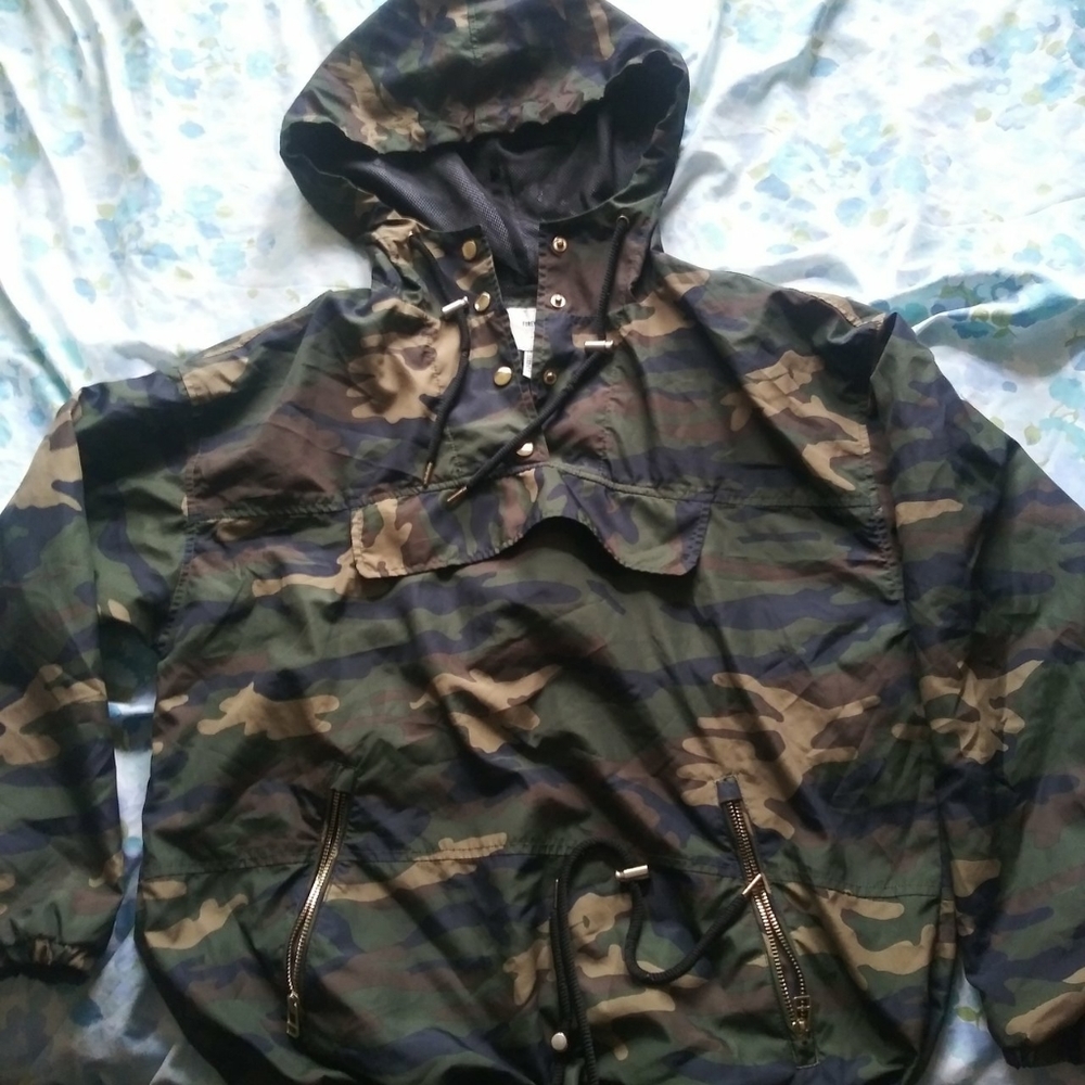 Forever 21 camouflage WINDBREAKER